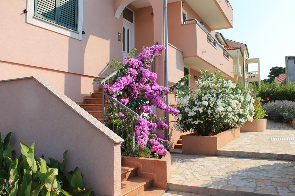 Apartments Lara & Luka Zadar Exterior foto